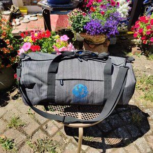 Small/Medium Usana Travel Duffel Bag